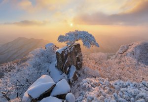 A fairy-tale sunrise on Daedunsan, South Korea