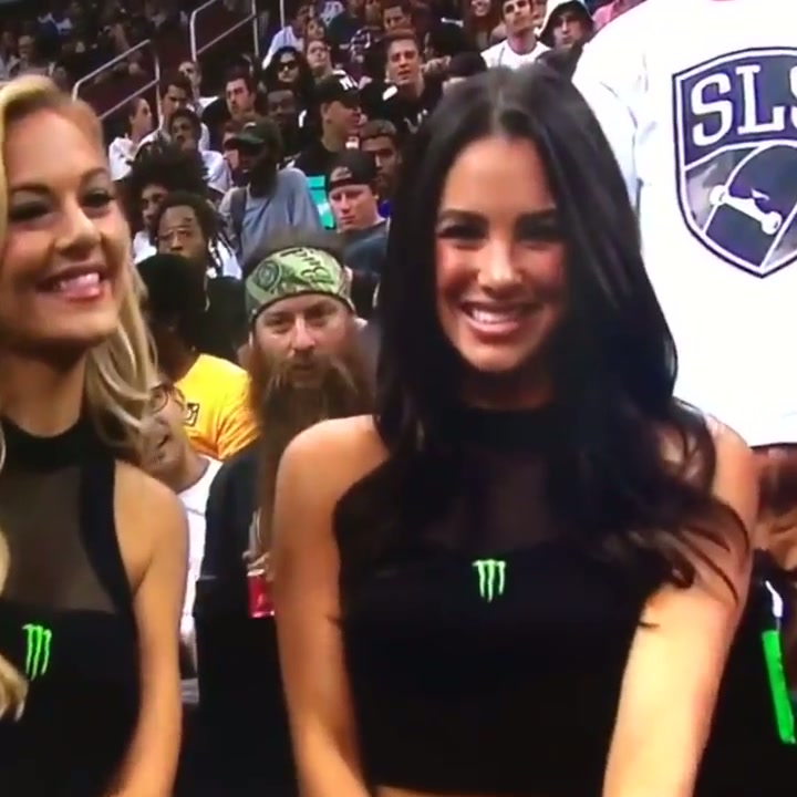 I heard you guys like hot girls for RHM... - GIF on