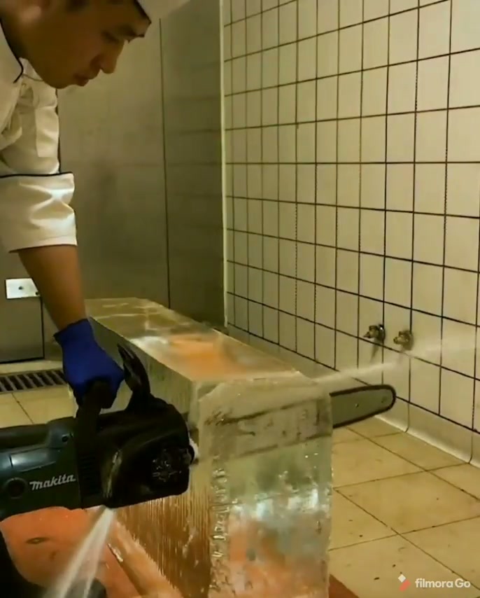 Making an ice bar