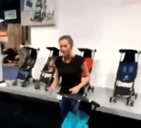 Incredibly useful stroller has the best design ever
