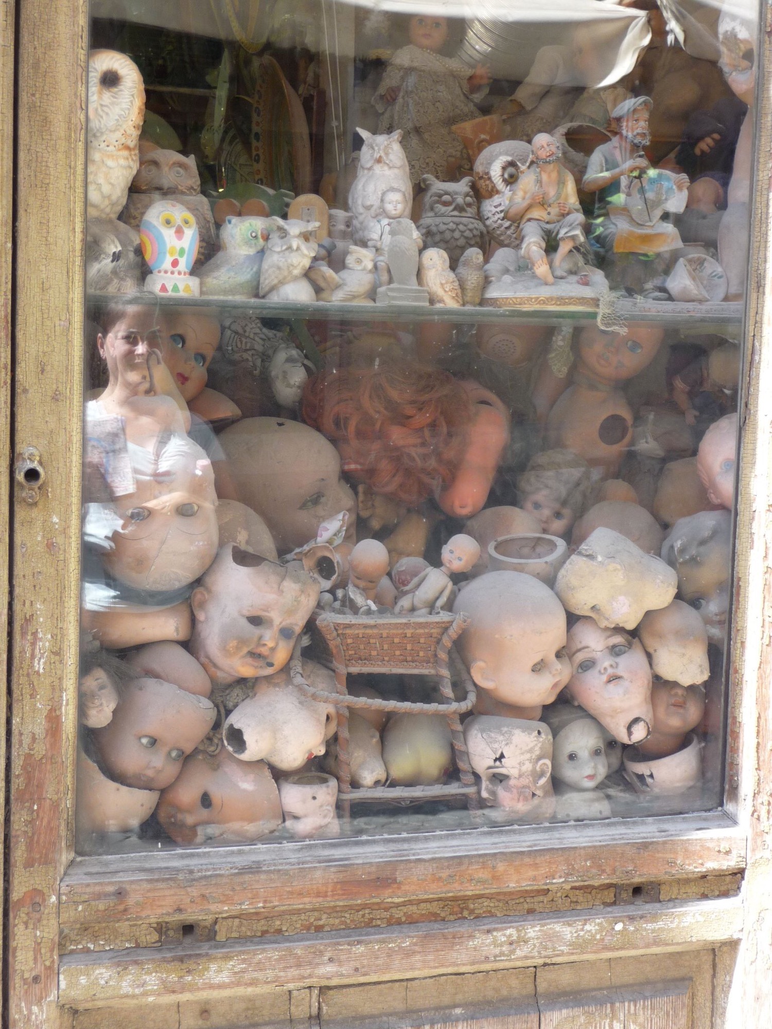 Quaint little shop in Rome
