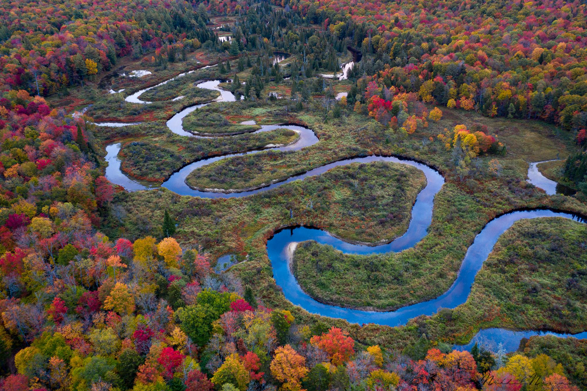 A winding river in the Adirondack Mountains, NY [OC][2000X1332]