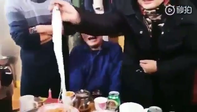 How to properly eat noodle
