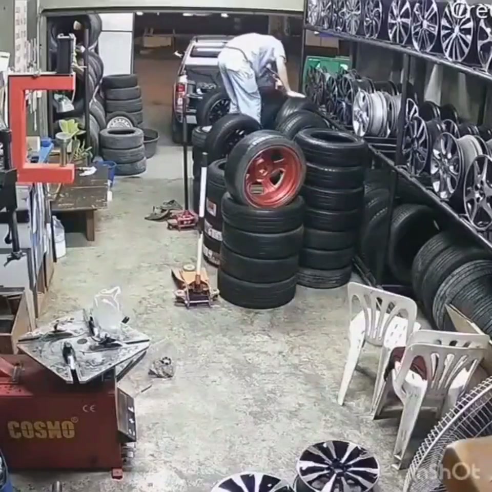 If I get down without looking behind