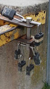 Cómo hacer para que seis personas distintas tengan una llave independiente cada una para una misma puerta